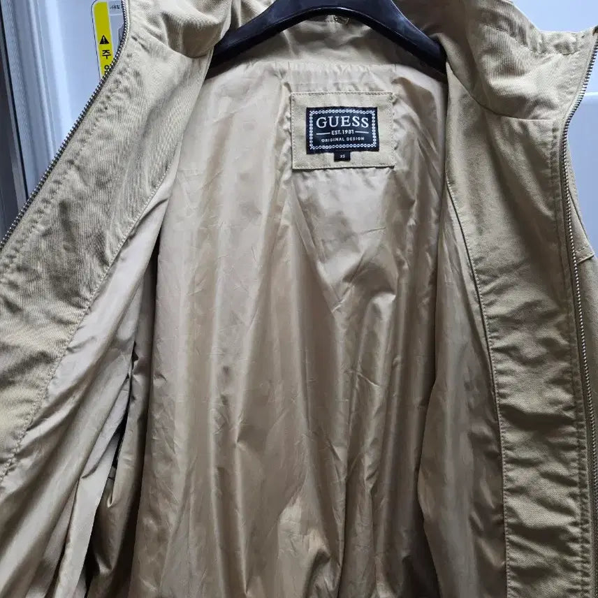 [BUNJANG] Guess Stand Neck Bomber Jacket Beige / 게스 스탠넥 봄버 점퍼 베이지