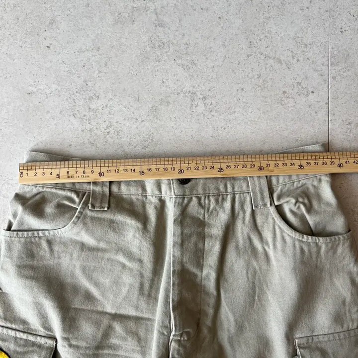 [BUNJANG] World Industries 00s Cargo Shorts / 빈티지 00s World Industries 카고 쇼츠