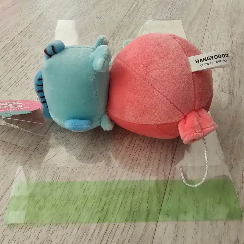 [SOLD OUT] 산리오 이치고 50주년 딸기 한교동 인형 키링 새제품 정품