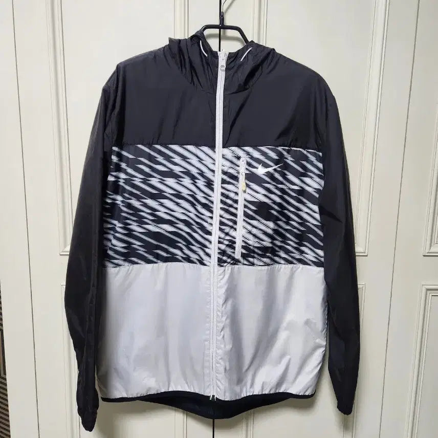 [SOLD OUT] (95~100)나이키 남성 윙어 리버시블 원드러너 자켓