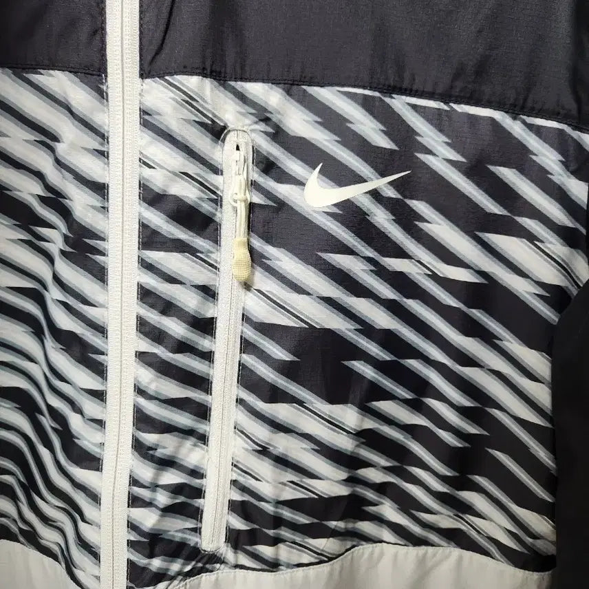 [SOLD OUT] (95~100)나이키 남성 윙어 리버시블 원드러너 자켓