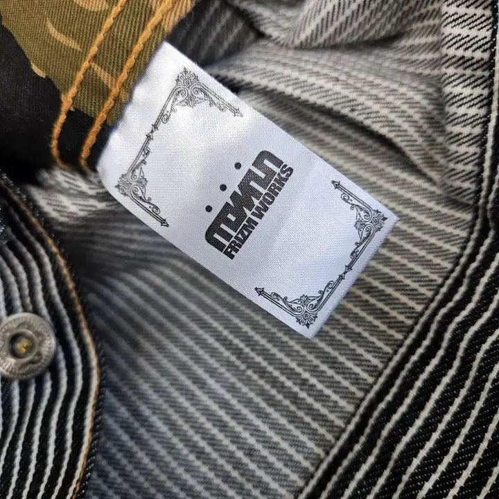 [BUNJANG] Prizmworks Stripe Slim Fit Jacket / 프리즘웍스 스트라이프 간절기 자켓 남자100