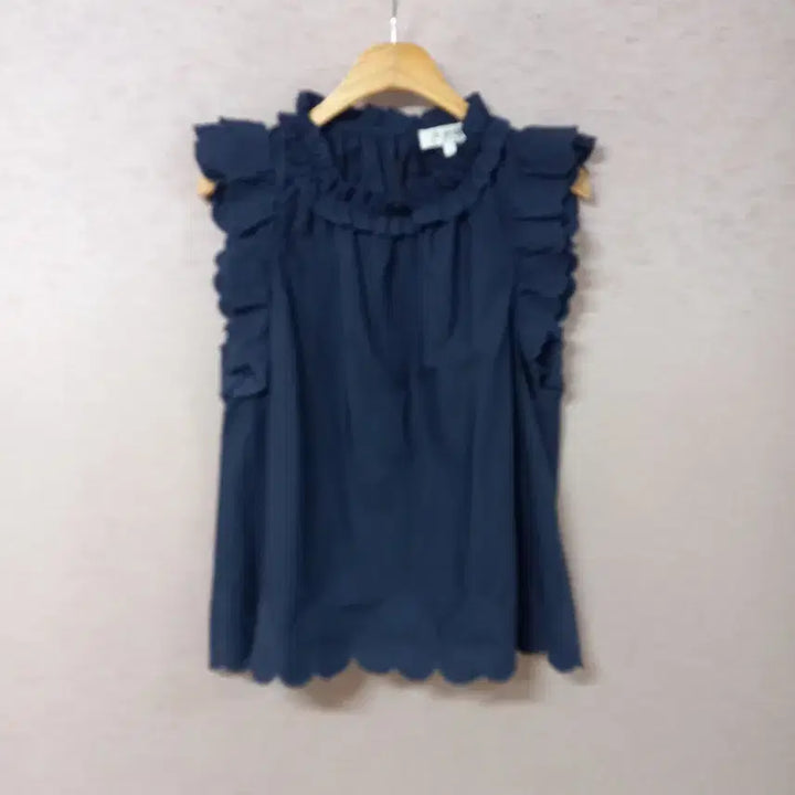 [SOLD OUT] B4-21/SEA 네이비 자수 블라우스 여성