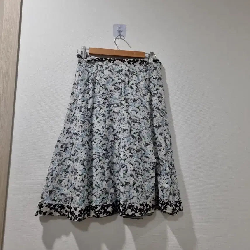 [BUNJANG] Max Mara Marella Floral Pattern Skirt / 막스마라 마렐라 플라워 패턴 스커트