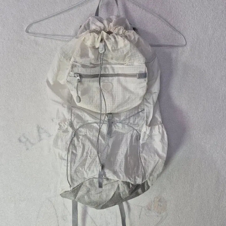 [SOLD OUT] 페넥 화이트 시스루 드로우스트링 백팩
