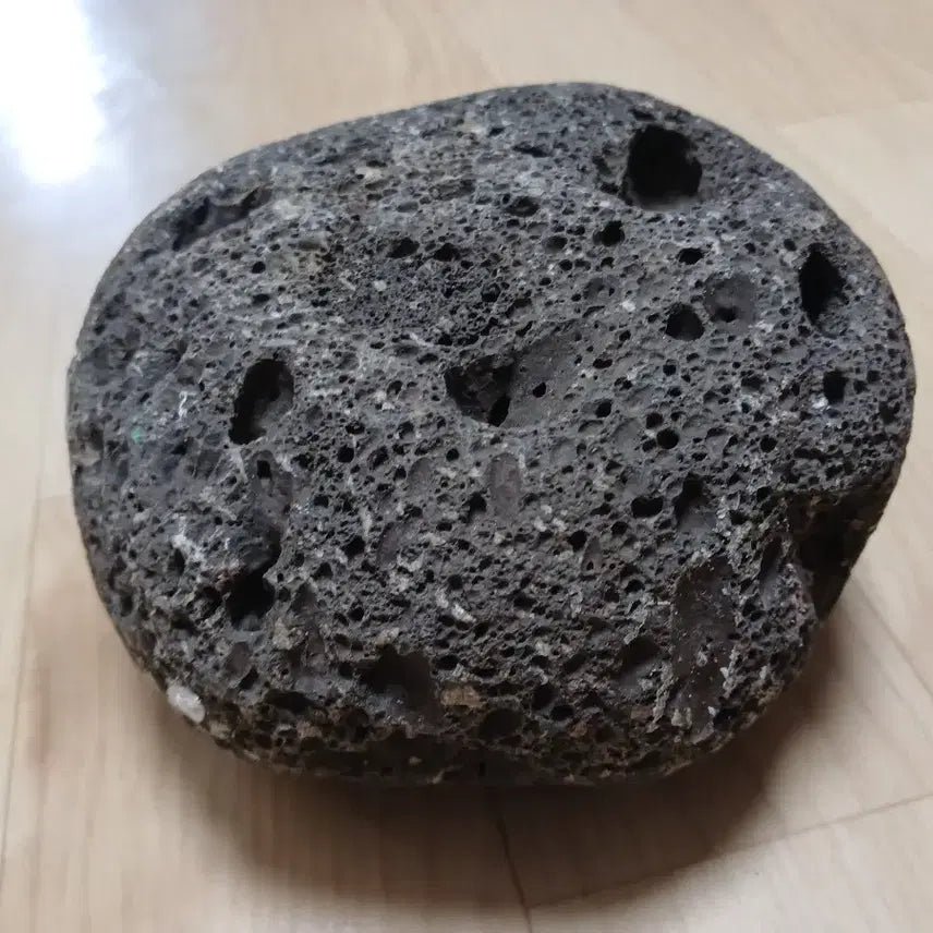 [BUNJANG] 독특한 구멍 숭숭 화산석,수석 / 독특한 구멍 숭숭 화산석,수석