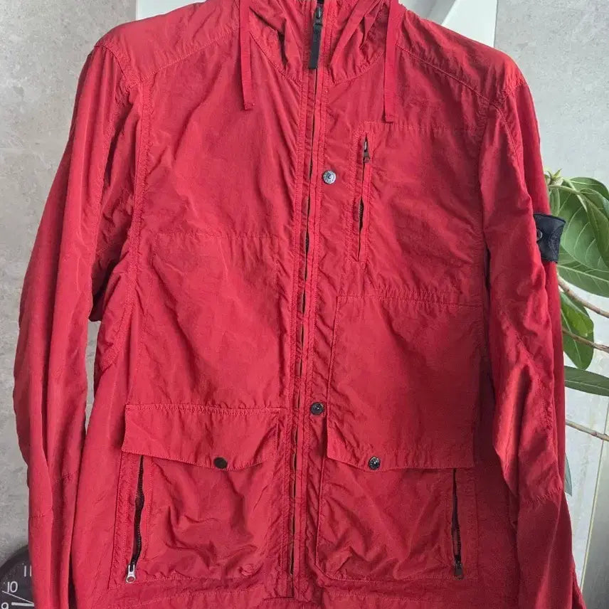 [SOLD OUT] 스톤아일랜드 레드 후드 바람막이 자켓