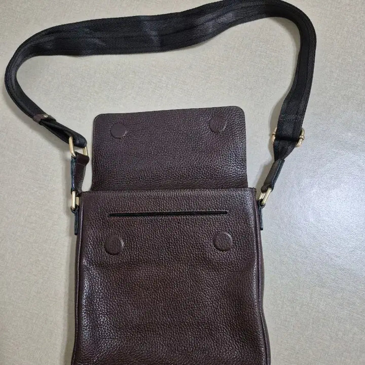[SOLD OUT] 닥스 가죽 크로스백 브라운