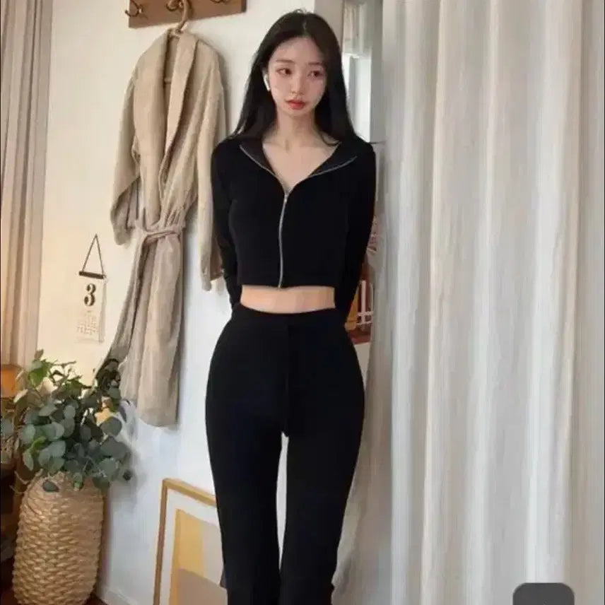 [BUNJANG] KINDAMIE Black Crop Hoodie and Pants Set / 카인다미 블랙 후드 직업 세트