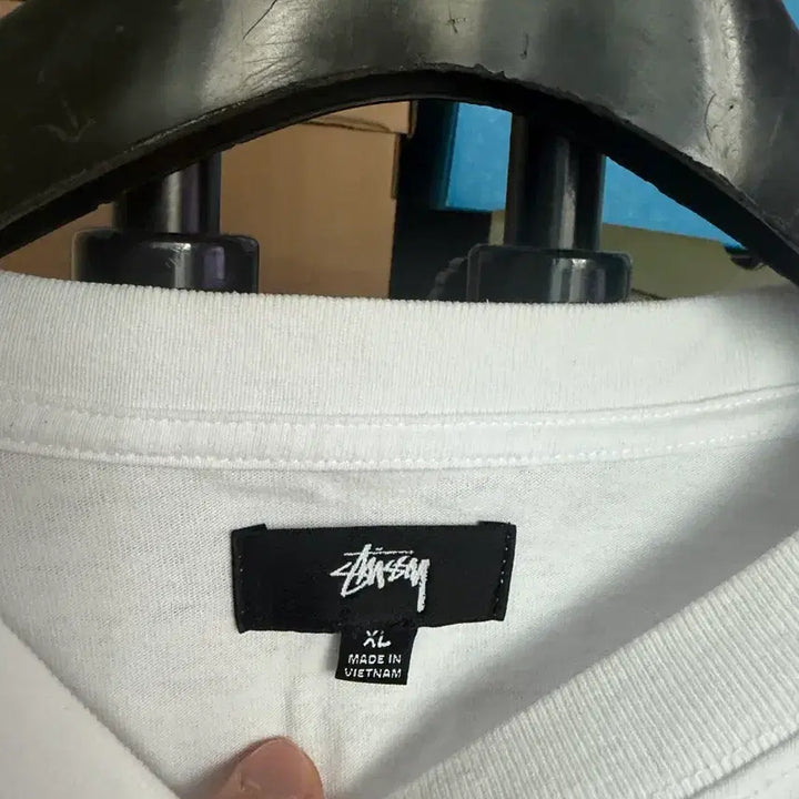 [BUNJANG] Stussy Embroidered Logo Long Sleeve T-shirt White / [XL]스투시 자수로고 롱슬리브 긴팔 티셔츠 화이트