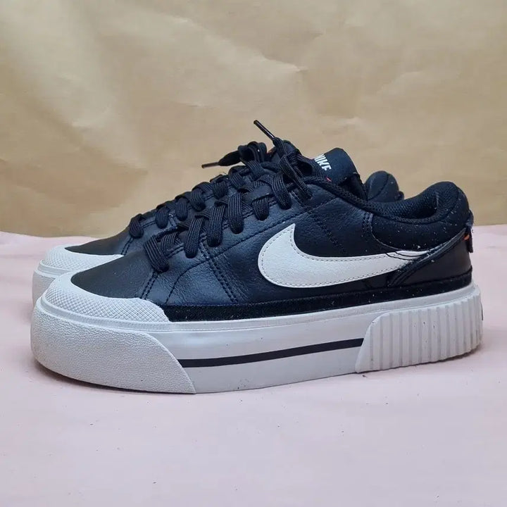 [BUNJANG] Nike Court Legacy Lift Sneakers 225 / 나이키 코트 레거시 리프트 운동화 225