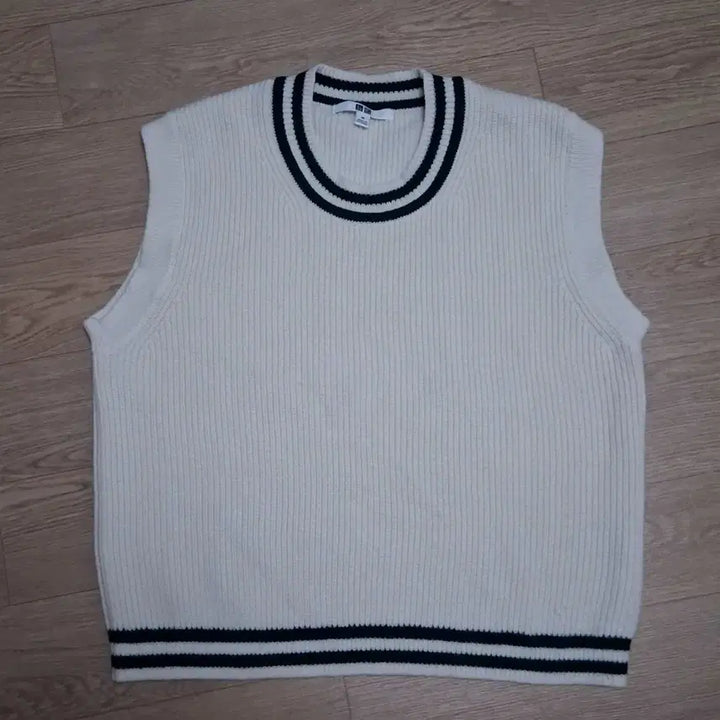 [BUNJANG] Uniqlo Ivory Knit Vest M / (새옷) 유니클로 UNIQLO 아이보리 니트 조끼 M