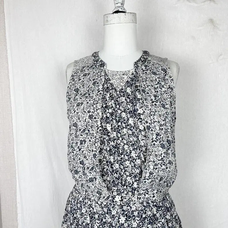 [SOLD OUT] 써스데이 아일랜드/민소매 원피스 쉬폰 여S 55/라덴