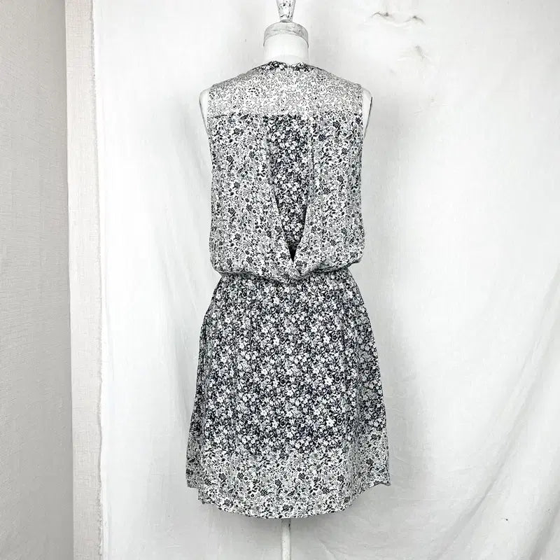 [SOLD OUT] 써스데이 아일랜드/민소매 원피스 쉬폰 여S 55/라덴