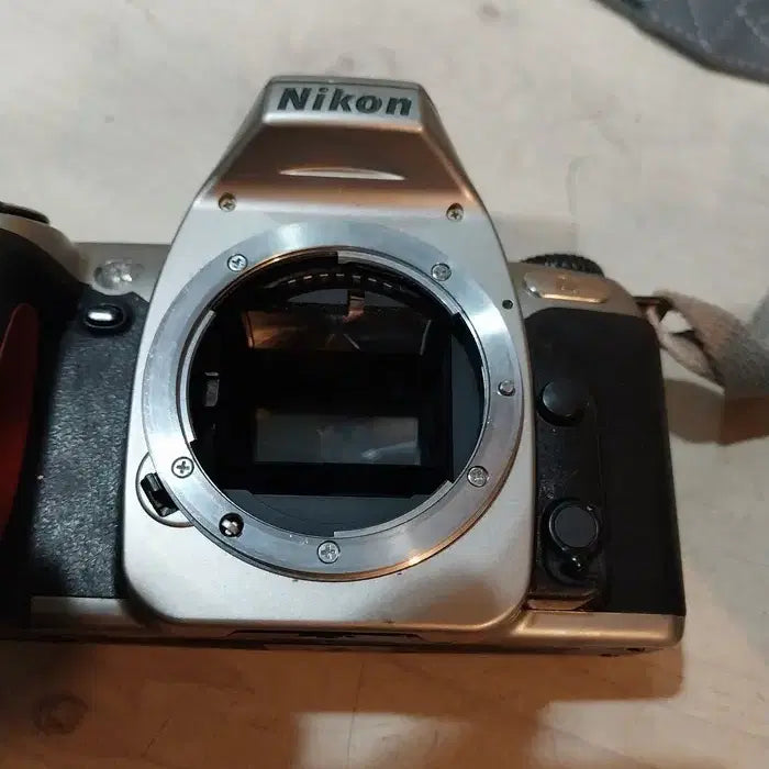 [BUNJANG] Nikon U / F65 35mm Film SLR Camera / 중고 니콘 U / F65 35mm Film SLR 카메라/필독!
