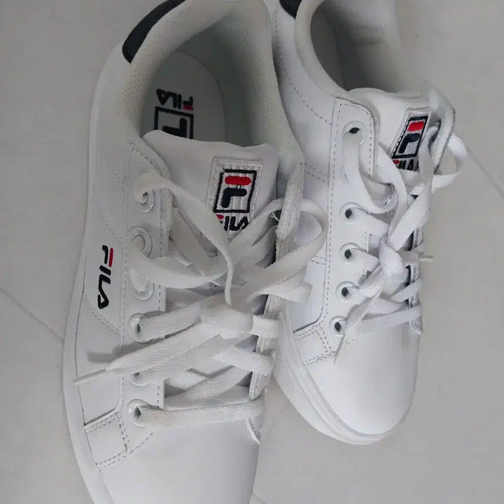 [SOLD OUT] 새거 휠라 운동화  250