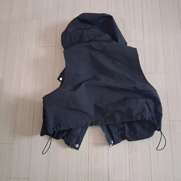 [SOLD OUT] 샤넬 후드 바람막이 조끼 블랙
