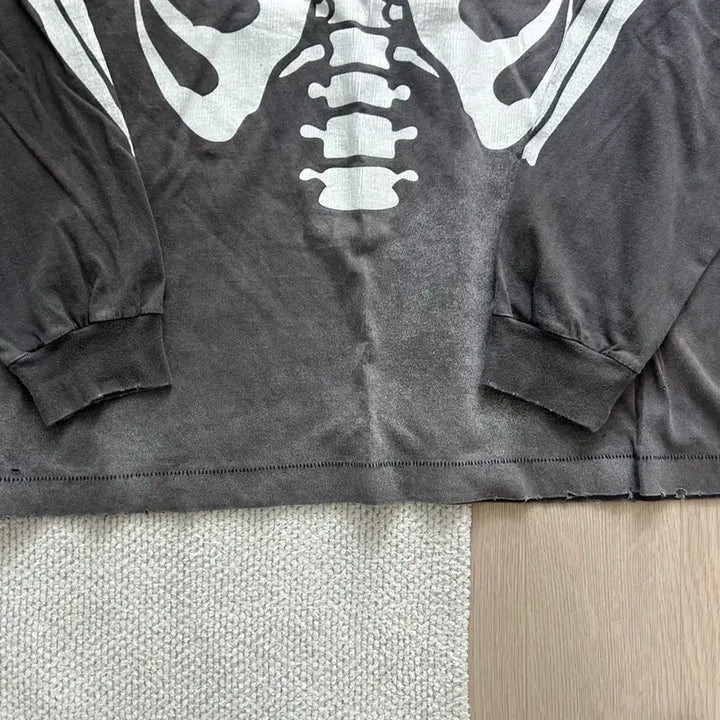[BUNJANG] Donut Revenge Fingerless Long Sleeve 3 / 도넛리벤지 핑거프리스 본 롱슬리브 3