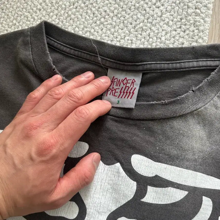 [BUNJANG] Donut Revenge Fingerless Long Sleeve 3 / 도넛리벤지 핑거프리스 본 롱슬리브 3