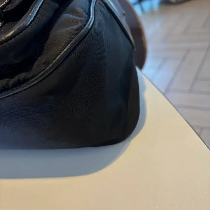 [SOLD OUT] 정품 프라다 블랙 포켓 숄더백 Y2k