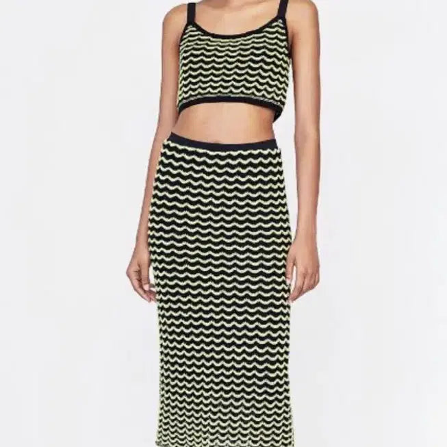 [SOLD OUT] ZARA 웨이브 미디 니트 스커트 S