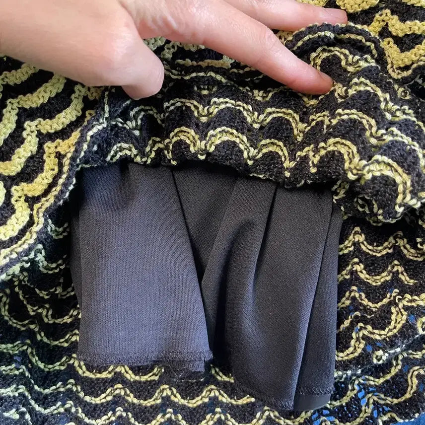 [SOLD OUT] ZARA 웨이브 미디 니트 스커트 S