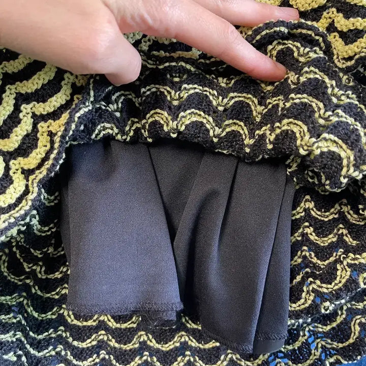 [SOLD OUT] ZARA 웨이브 미디 니트 스커트 S