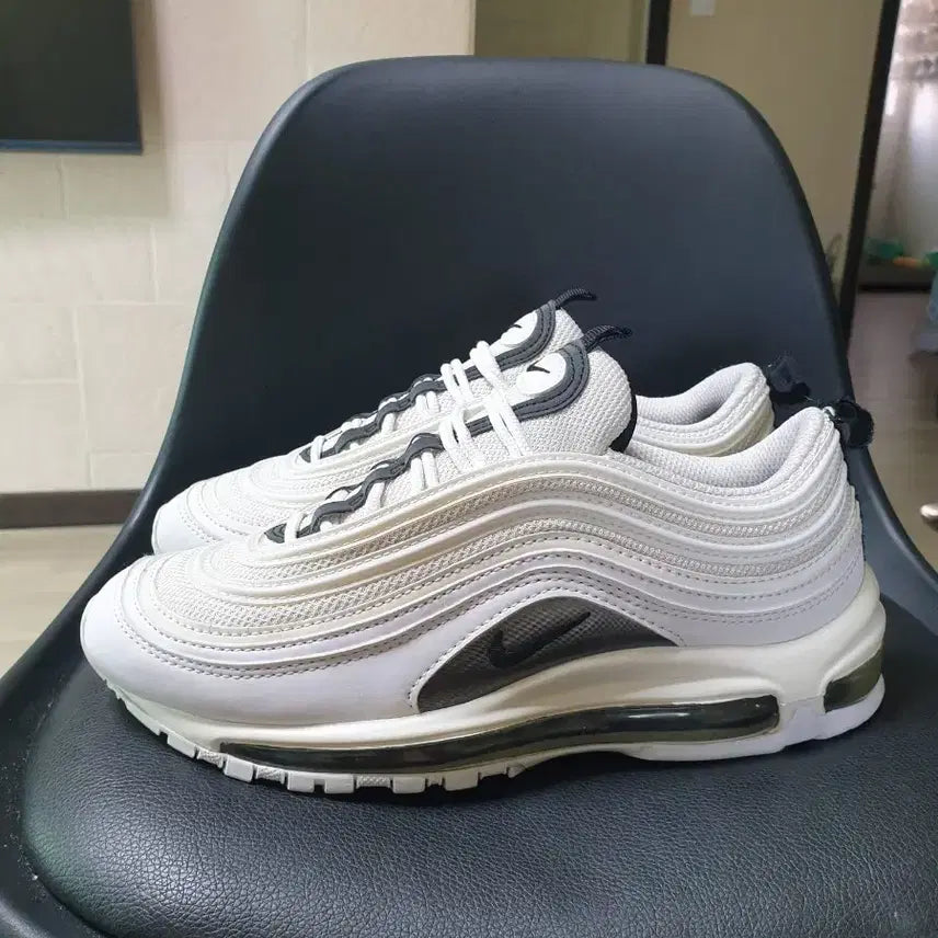[SOLD OUT] 나이키 에어맥스97 화이트 블랙 운동화(235)