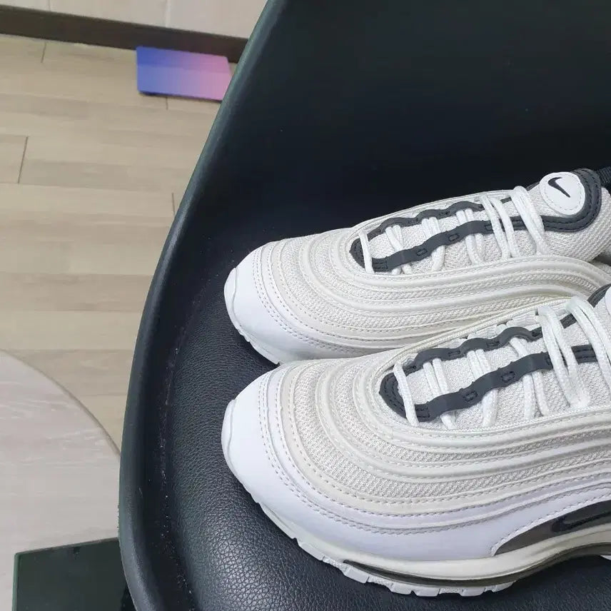 [SOLD OUT] 나이키 에어맥스97 화이트 블랙 운동화(235)