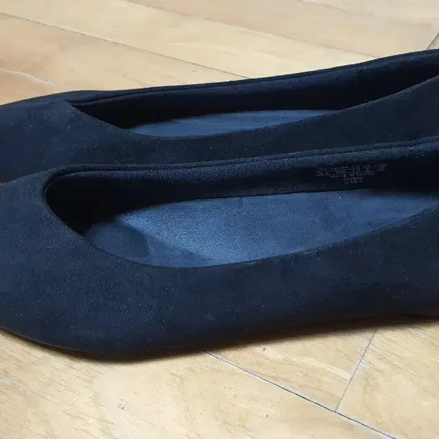 [SOLD OUT] (미사용) 블랙 스웨이드 플랫슈즈 구두 245