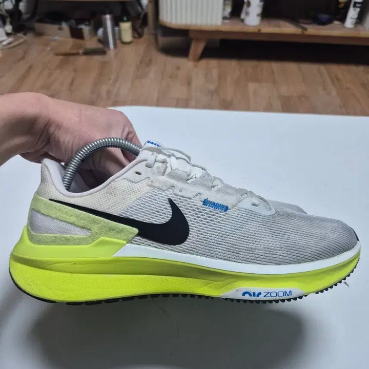 [BUNJANG] Nike Air Zoom Fluorescent Sneakers 260 / 나이키 에어 줌 운동화 형광색260