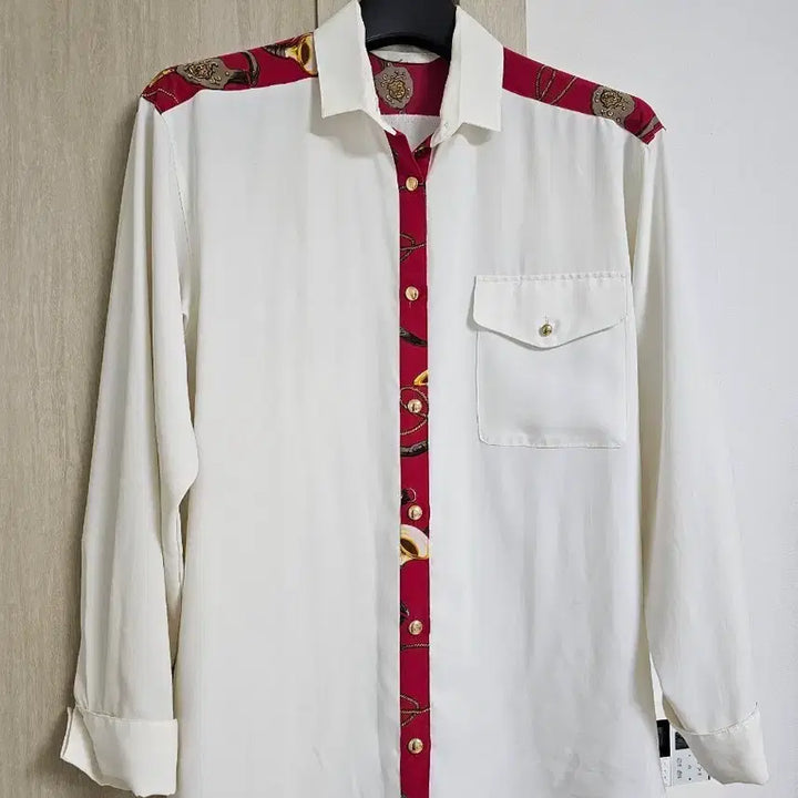 [BUNJANG] Patterned Gold Button Blouse Shirt / 패턴 금장 버튼 블라우스 셔츠