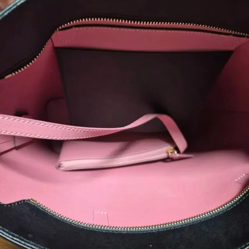 [BUNJANG] Jill Stuart Pink Heart Charm Shoulder Bag / 질스튜언트 핑크하트 참장식 숄더백
