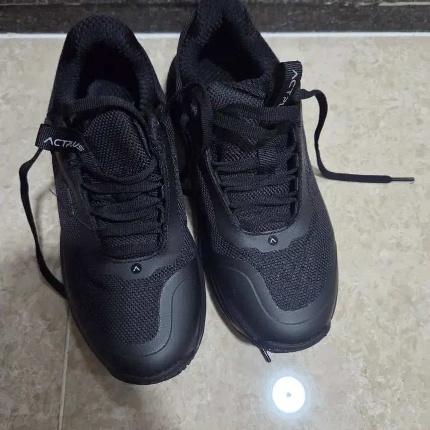 [BUNJANG] Actplus Sneakers Size 230 / 엑트플러스 운동화 230