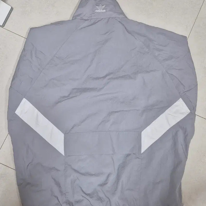 [SOLD OUT] 아디다스 바람막이 자켓 회색
