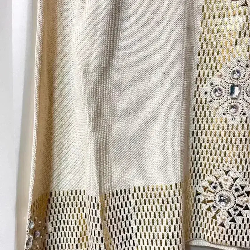 [BUNJANG] Italian Knit Top with Cubic and Pearl Embellishments / 아이보리 큐빅 장식 이탈리아 니트 상의 오염없고 상태좋음