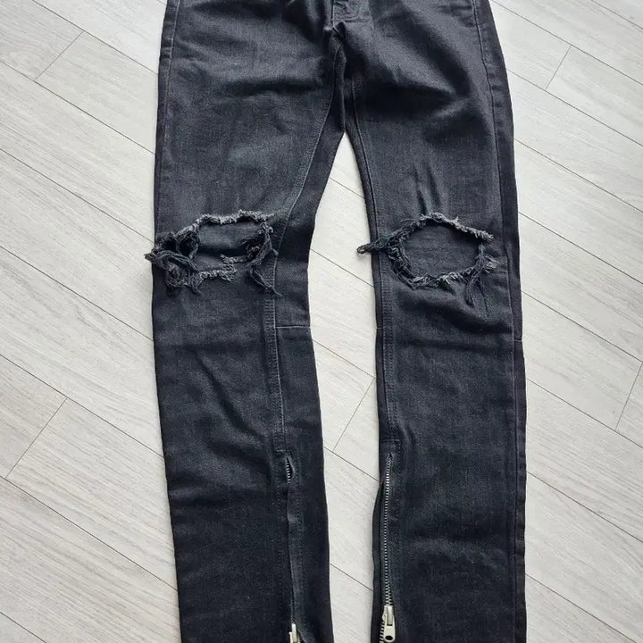 [BUNJANG] mnml Ripped Jeans / mnml 지퍼 무파진