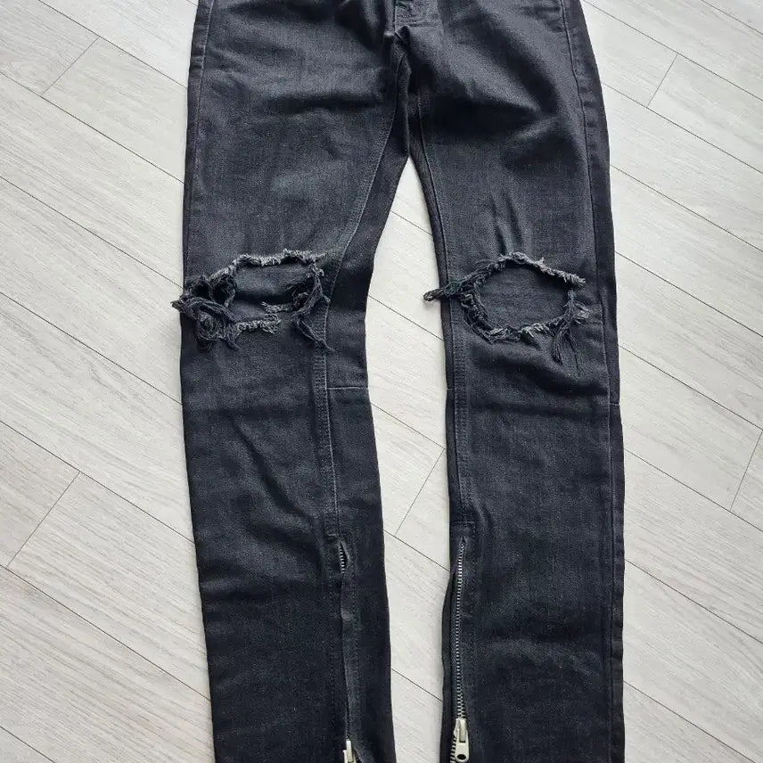 [BUNJANG] mnml Ripped Jeans / mnml 지퍼 무파진