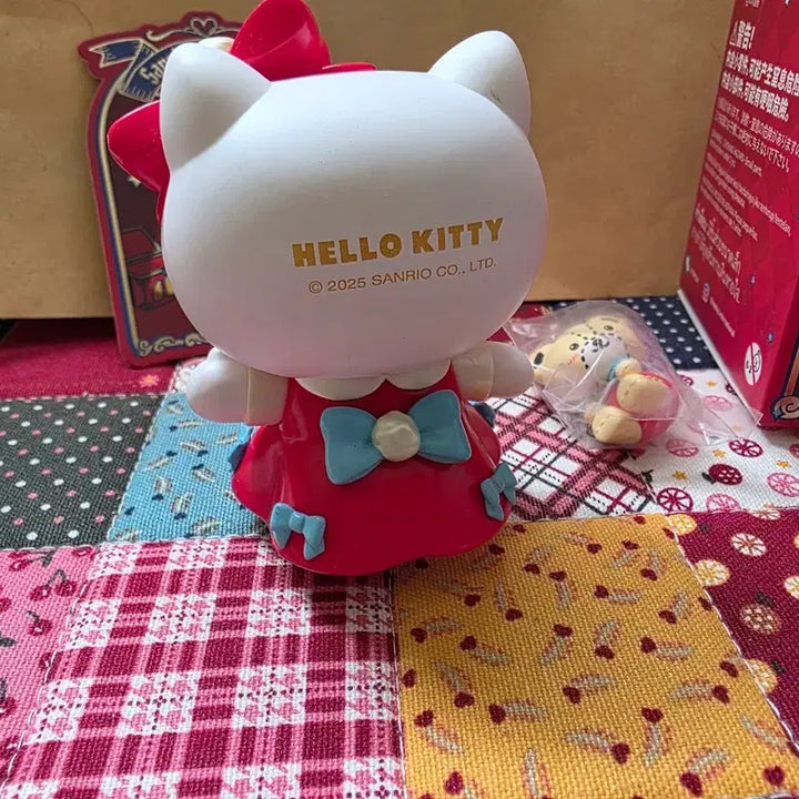 [BUNJANG] Sanrio Nutcracker Series Figure Kitty Tiny Charm / 산리오 호두까기 인형 시리즈 피규어 키티 타이니참