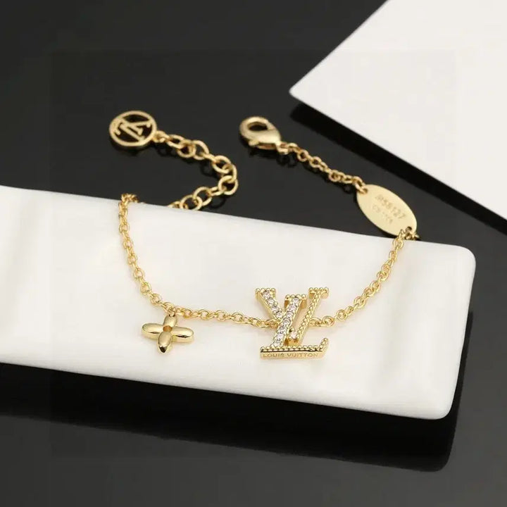 [BUNJANG] Louis Vuitton Signature Daily Bracelet / 루이비통 레터 팔찌  시그니처 데일리 팔찌