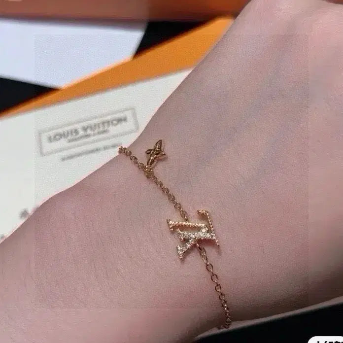 [BUNJANG] Louis Vuitton Signature Daily Bracelet / 루이비통 레터 팔찌  시그니처 데일리 팔찌