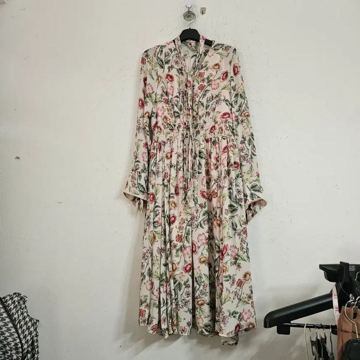 [BUNJANG] Flower Pattern Long Dress with Ribbon Detail / 플라워 패턴 롱 원피스 리본 포인트