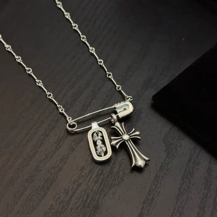 [SOLD OUT] 크롬하츠 핀 크로스 목걸이 플뢰르 드 리스