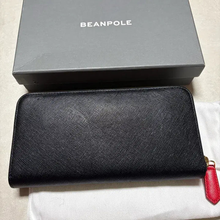 [BUNJANG] Beanpole x Disney Mickey Mouse Embroidery Long Wallet / 빈폴 미키 장지갑