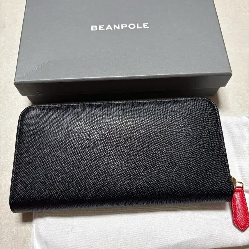 [BUNJANG] Beanpole x Disney Mickey Mouse Embroidery Long Wallet / 빈폴 미키 장지갑