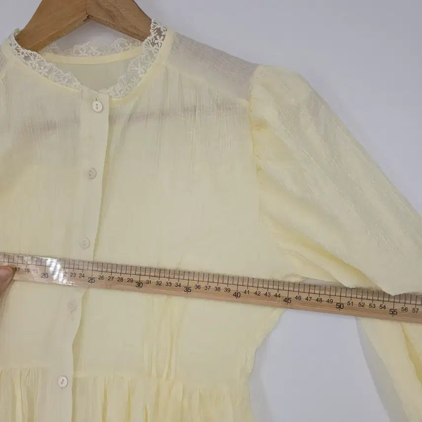 [BUNJANG] Lace Blouse Crop Top / 연한 노란  레이스 블라우스 셔링 크롭탑