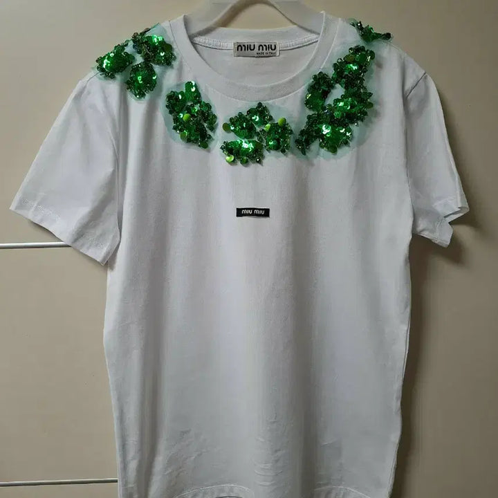 [BUNJANG] Miu Miu White Sequin Short Sleeve T-Shirt / [여성] 미우미우 화이트 스팽글 반팔 티셔츠