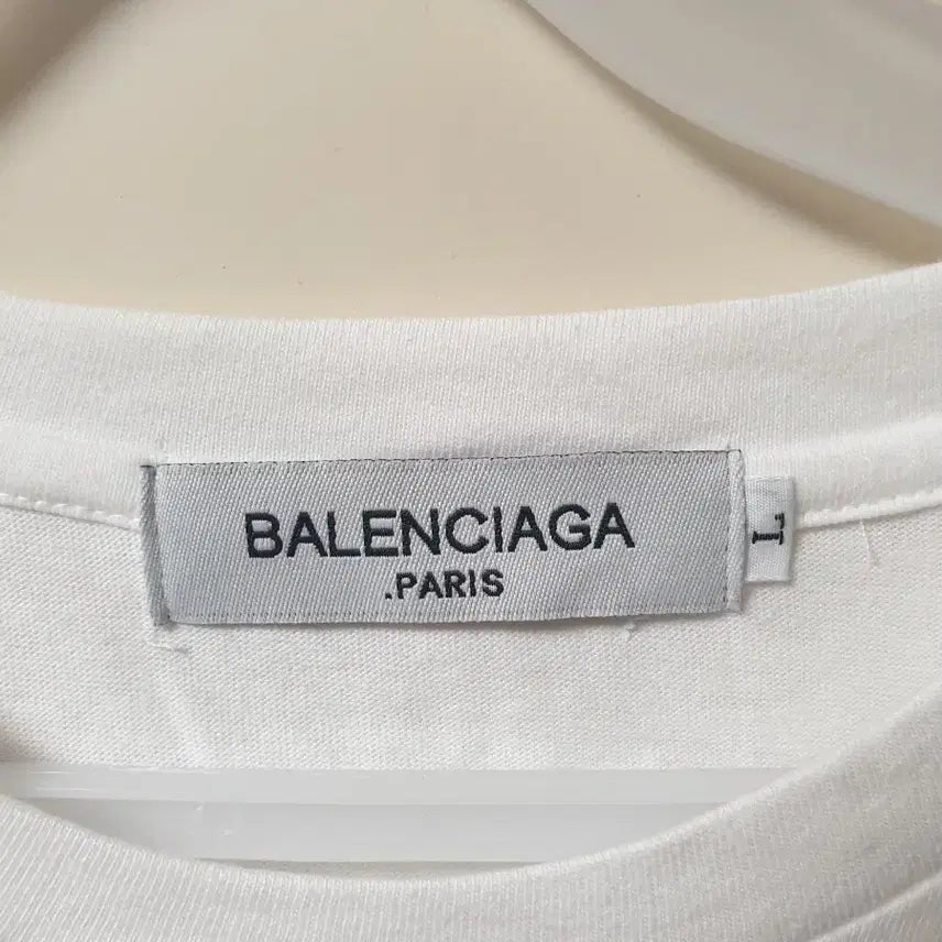 [BUNJANG] Balenciaga Heart Logo Short Sleeve T-shirt White / [여성] 발렌시아가 하트 로고 반팔 티셔츠 화이트