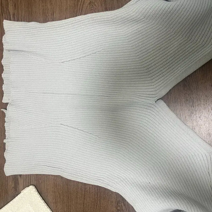 [SOLD OUT] 러브미우 돌먼 브이 가디건