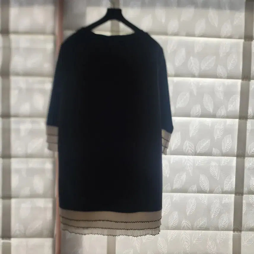 [BUNJANG] HOTPING Pleated Trim Black Mini Dress / 소매/밑단 플리츠 배색 블랙 미니 원피스